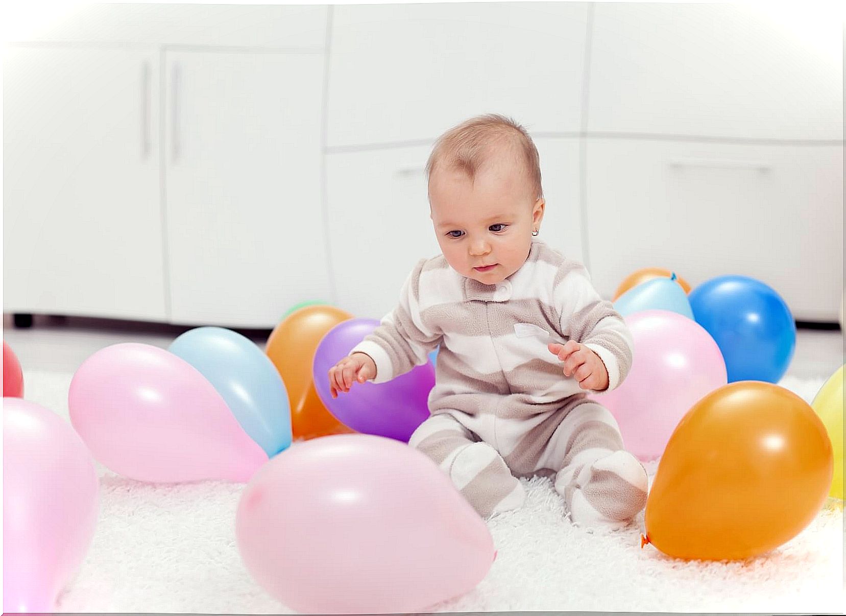 7 activities with colorful balloons for your baby