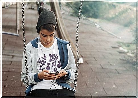 Prolonged use of the mobile isolates adolescents.