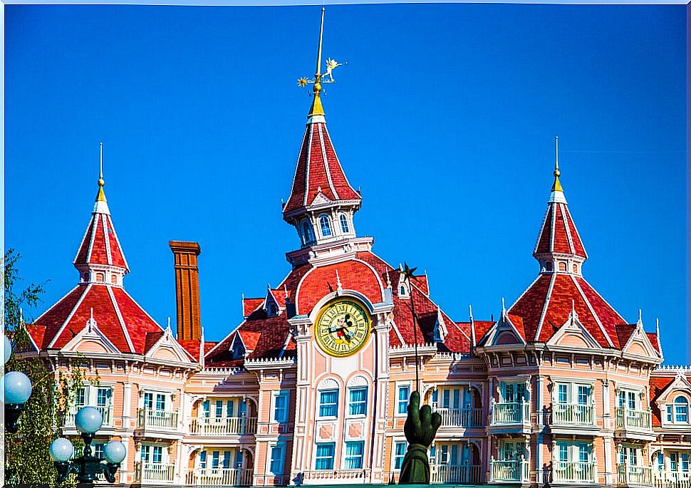 Entrance to the Disneyland Paris park.