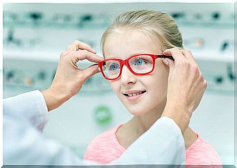 How do I know if my child needs glasses?