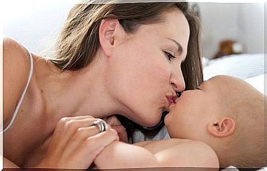 Why avoid giving baby kisses on the mouth?