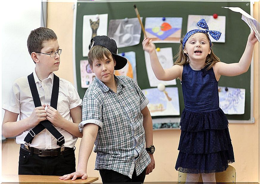 Theatrical improvisation for children: exercises.