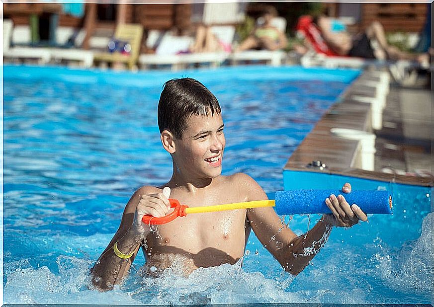 Water games for children are ideal in summer.