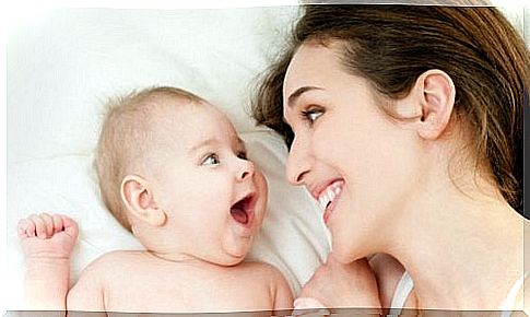 It is important for the mother to constantly talk to her baby so that he can learn to communicate.